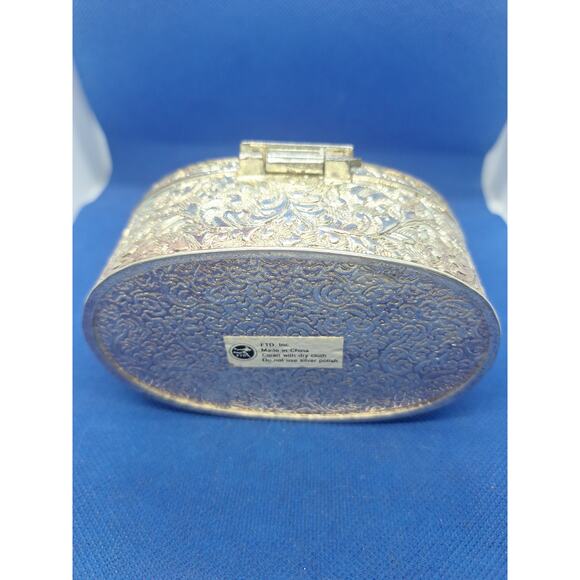 FTD Silver Tone Embossed Oval Trinket Box with Red Lining – 4" Excellent! - Picture 4 of 6